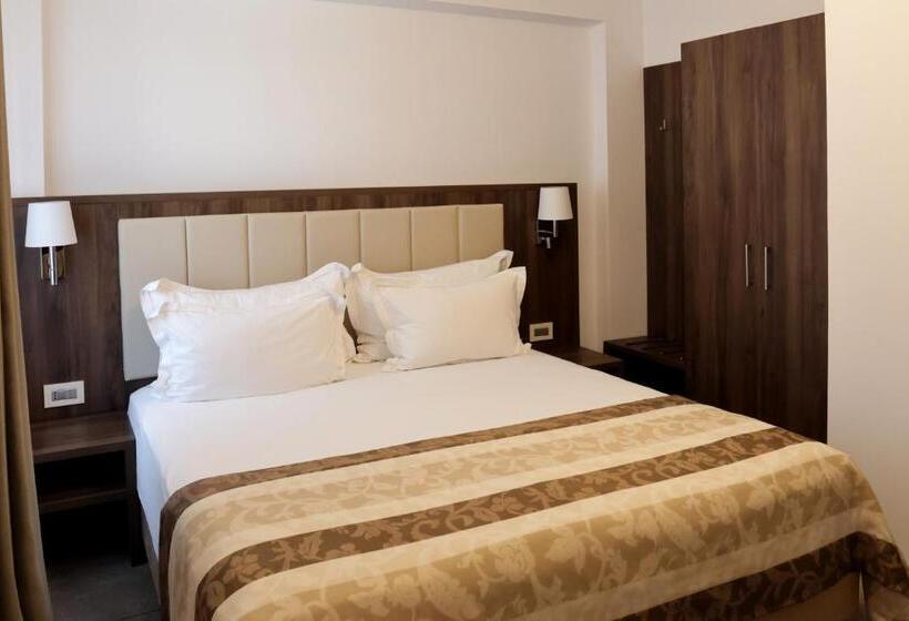 منتجع Mcpietroasa