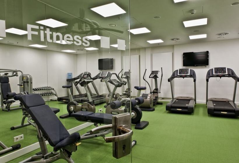 Adina Apartment Hotel Berlin Hackescher Markt