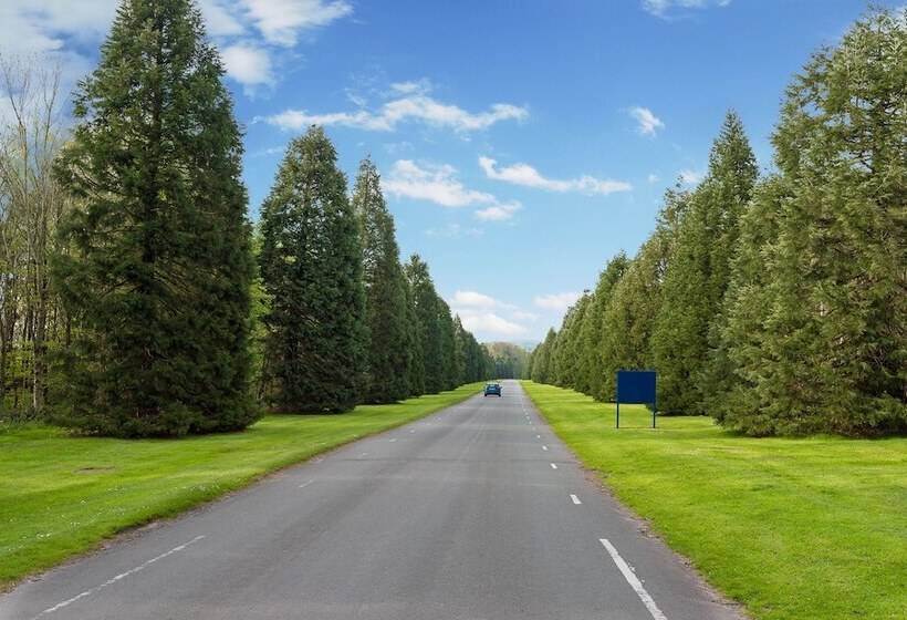 צימר Lilleshall House & Gardens And Lilleshall National Sports Centre