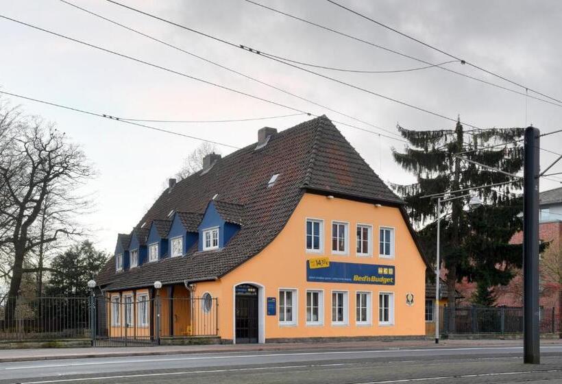 Bed Nbudget Expo Hostel Rooms