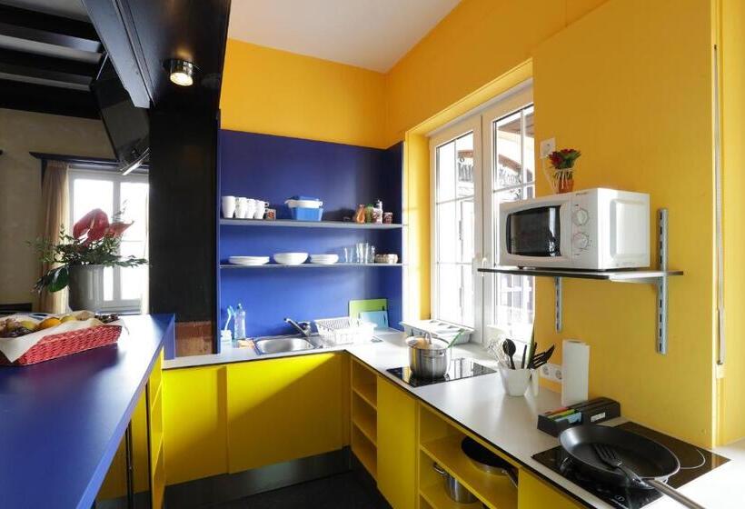 Bed Nbudget Expo Hostel Rooms