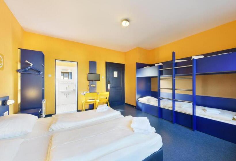 Bed Nbudget Expo Hostel Rooms