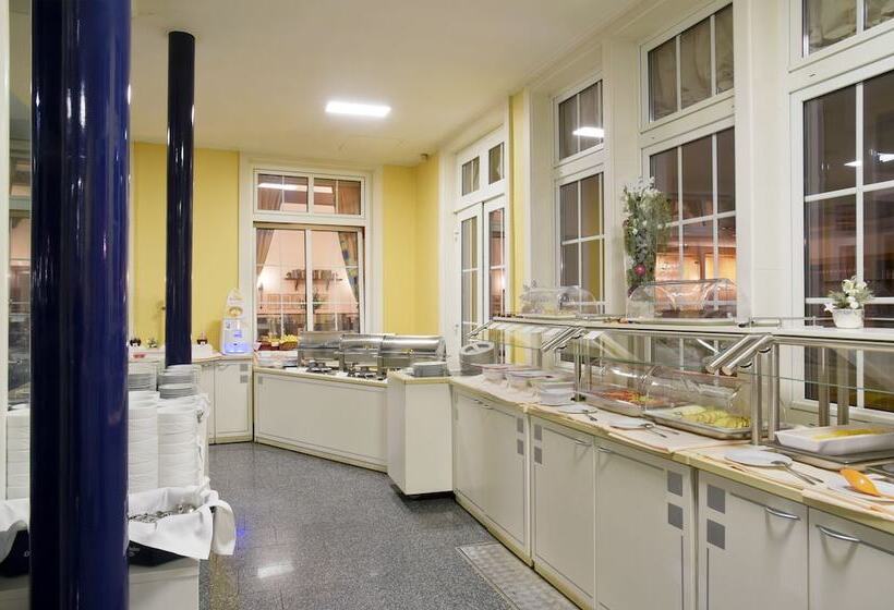 Bed Nbudget Expo Hostel Rooms