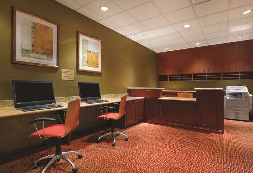 Embassy Suites By Hilton Norman Hotel & Conference Center