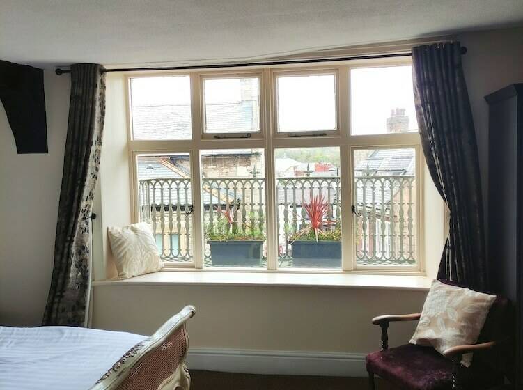 בית מלון כפרי Guildhall Tavern