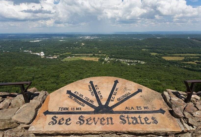 Holiday Inn Express Hotel & Suites Chattanooga Lookout Mountain, An Ihg