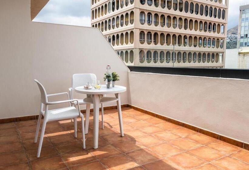 فندق Adonis Capital