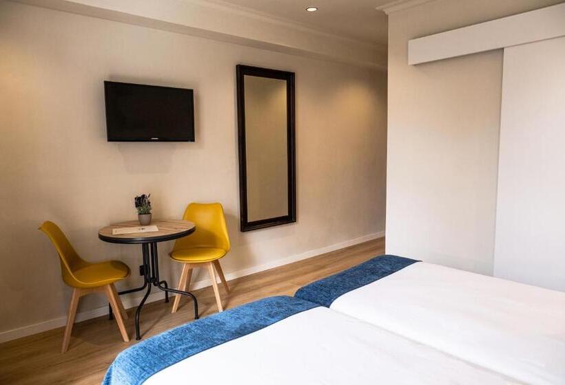 فندق Adonis Capital