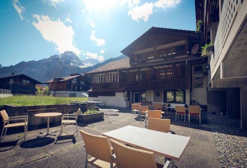 בית מלון כפרי Alpina