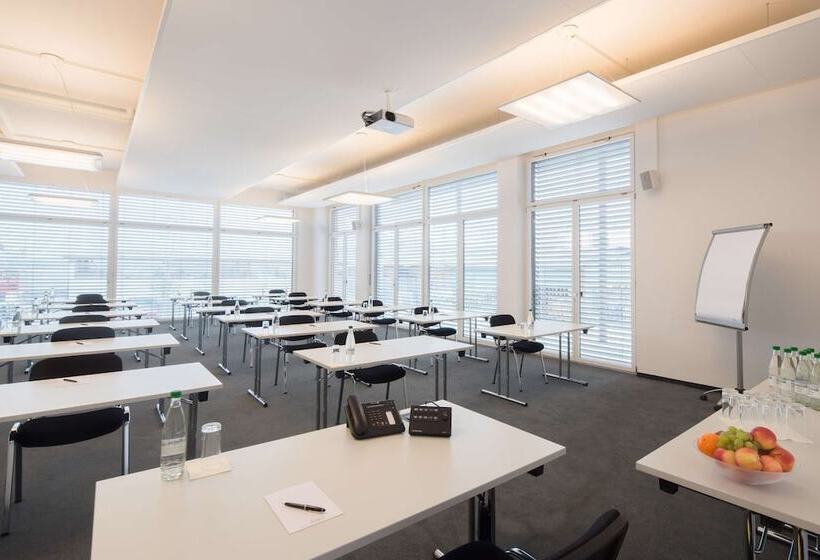 בית מלון כפרי Arcade