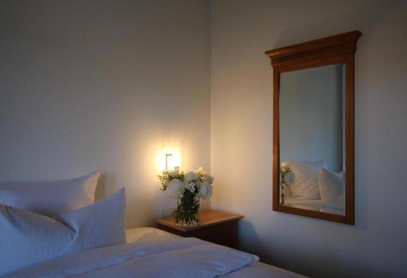 בית מלון כפרי Askania 1927