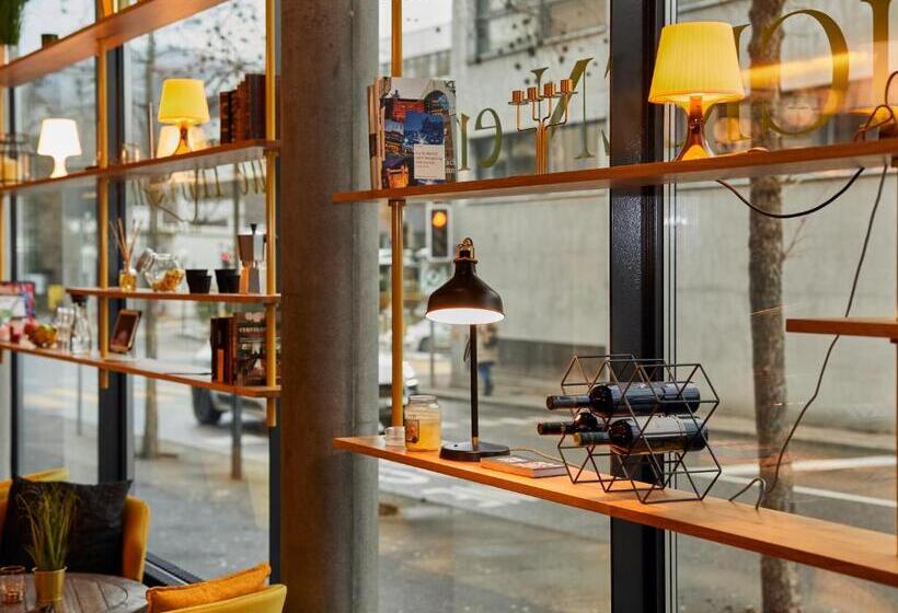 Отель Blue City Boutique