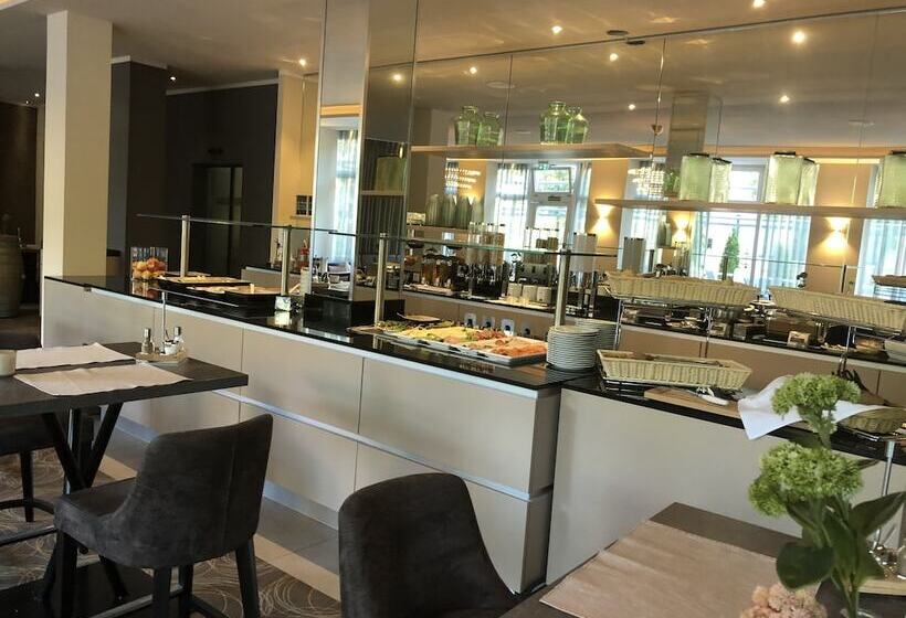 Caravelle Hotel Im Park