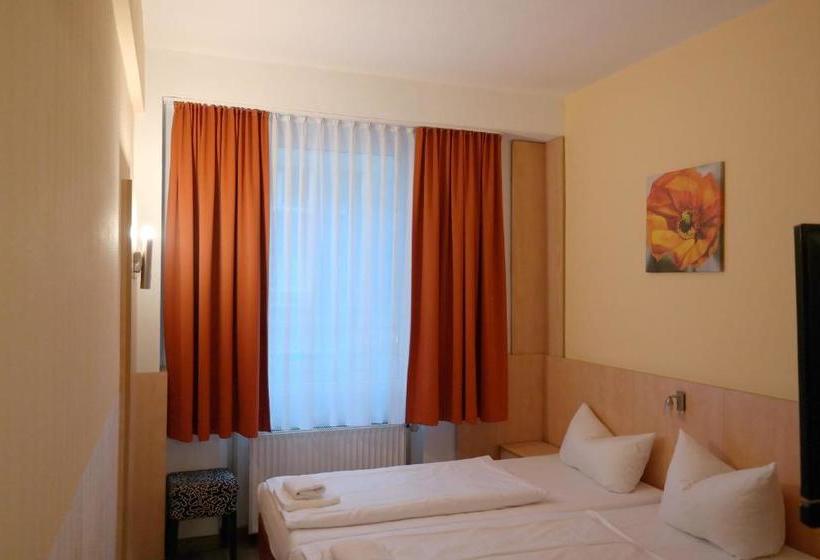 Отель Central  Duesseldorf