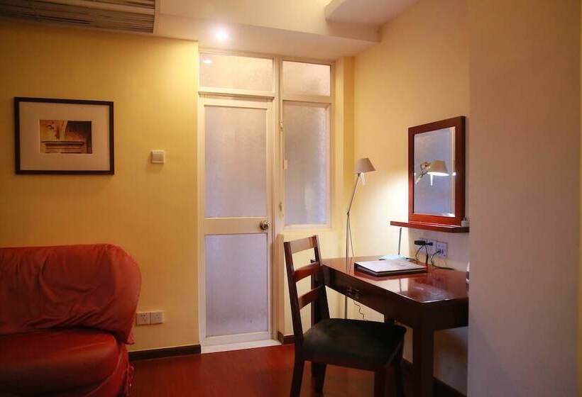 هتل Chicago Suites International