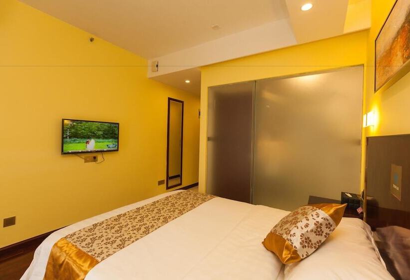 هتل Chicago Suites International