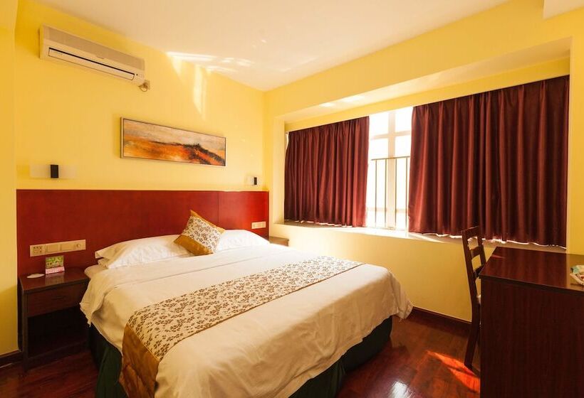 هتل Chicago Suites International