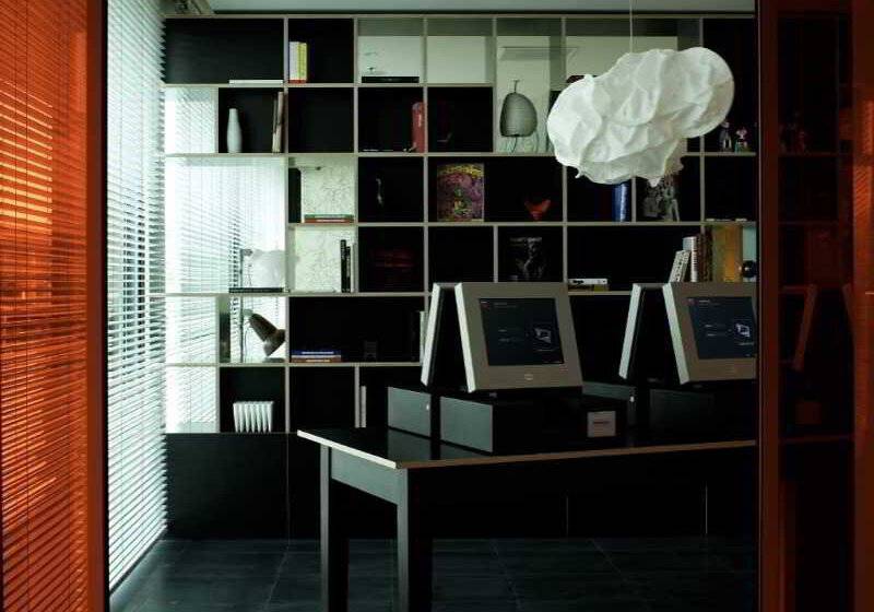 호텔 Citizenm Schiphol Airport