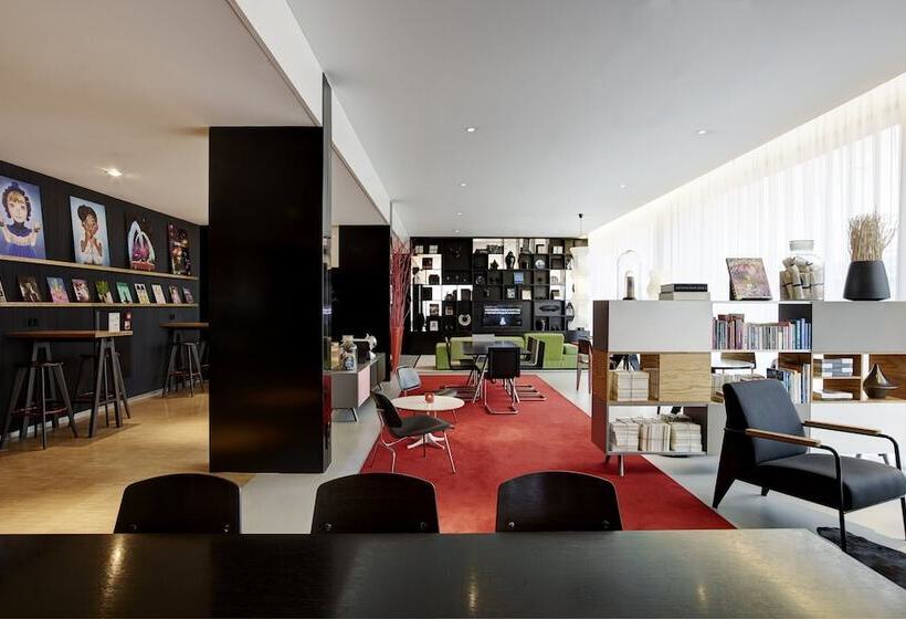 호텔 Citizenm Schiphol Airport