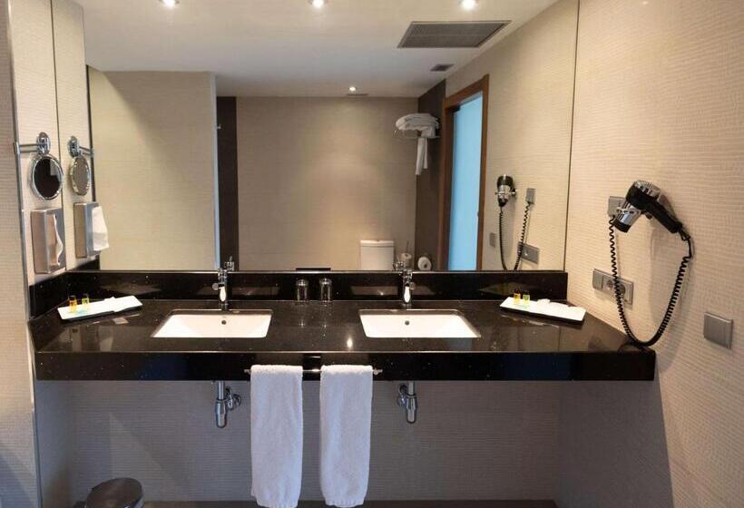 Ciudad De Ponferrada, Ascend Hotel Collection