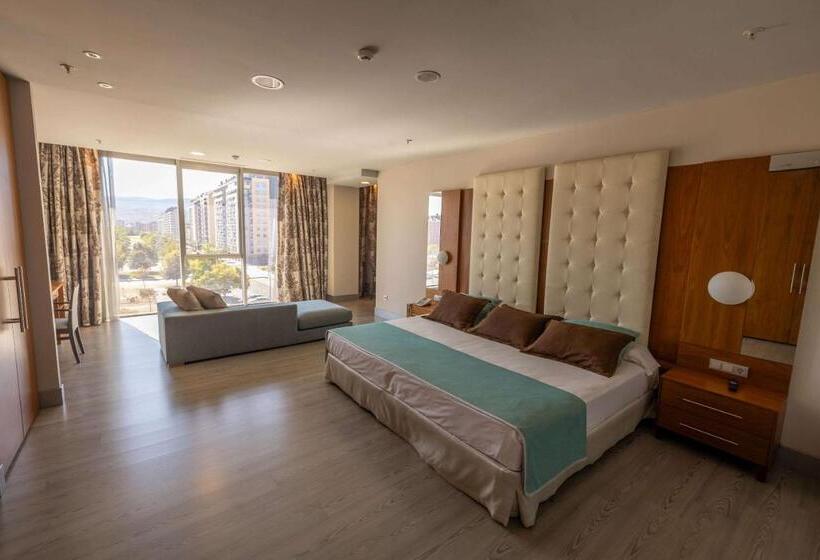 Ciudad De Ponferrada, Ascend Hotel Collection