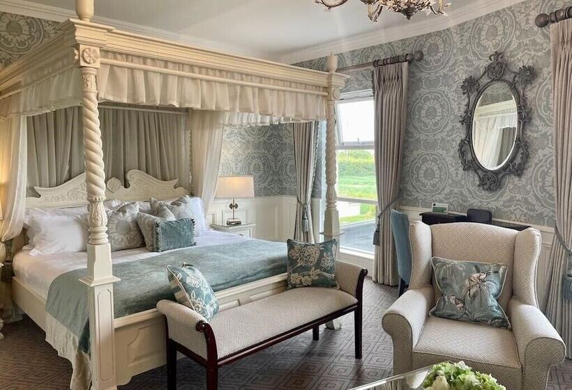 فندق Clanard Court