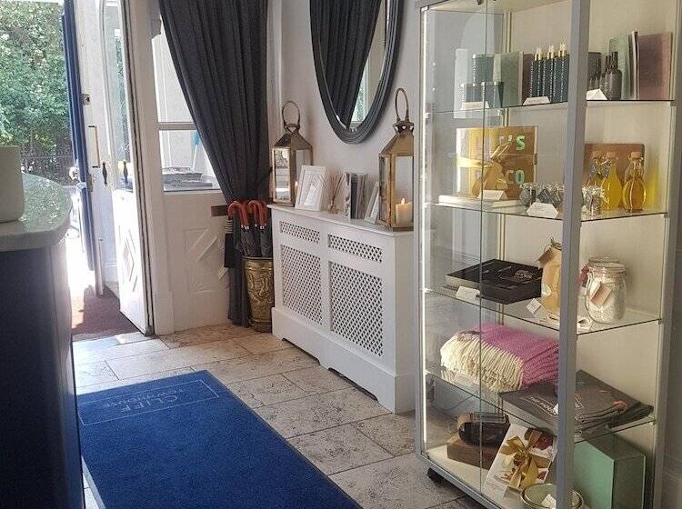 בית מלון כפרי Townhouse On The Green