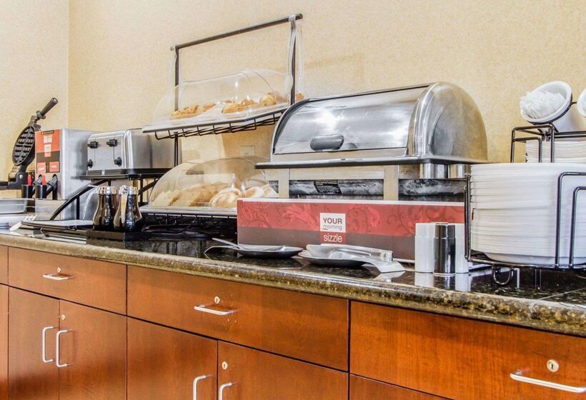 Отель Comfort Inn & Suites Scarborough Portland