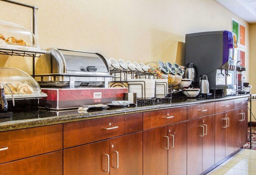 Отель Comfort Inn & Suites Scarborough Portland