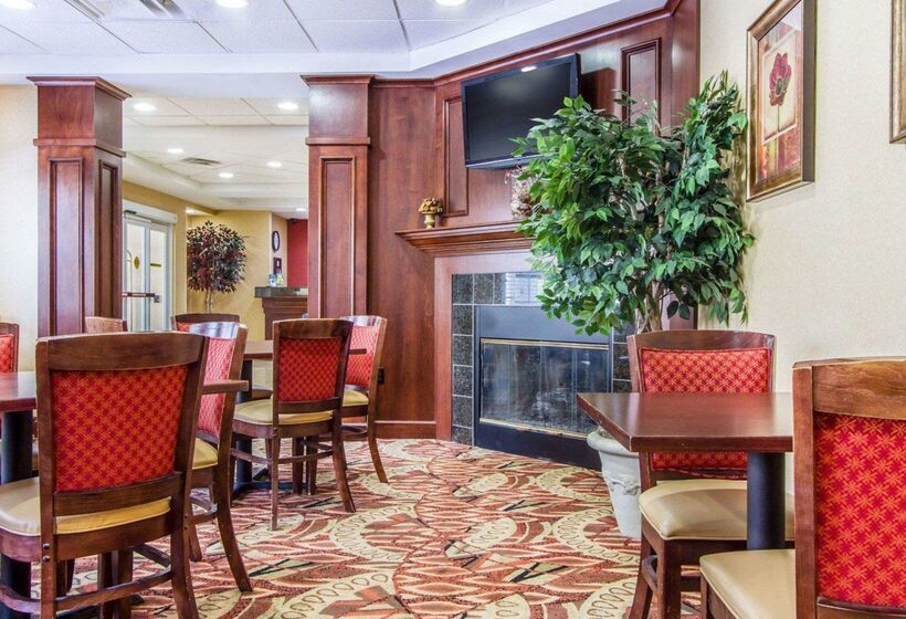 Отель Comfort Inn & Suites Scarborough Portland