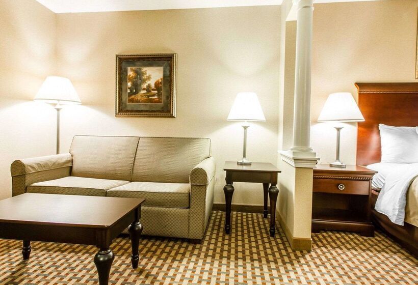 Отель Comfort Inn & Suites Scarborough Portland