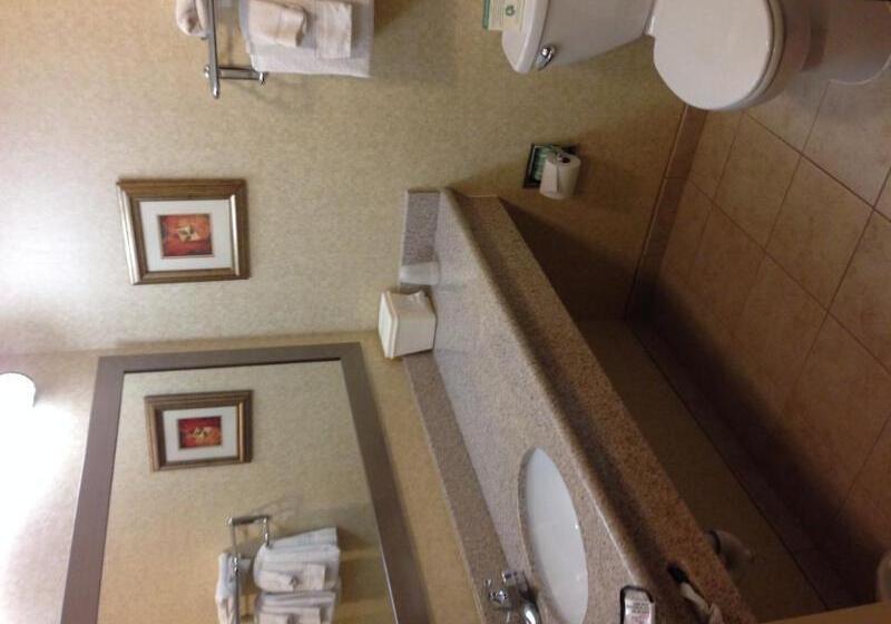 Отель Comfort Inn & Suites Scarborough Portland