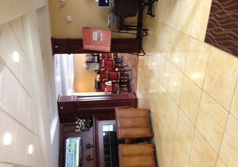 Отель Comfort Inn & Suites Scarborough Portland