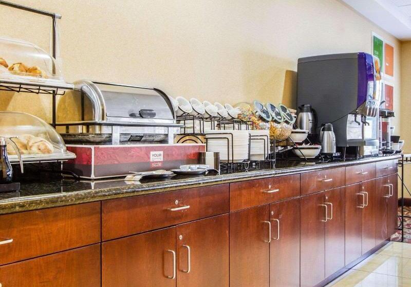 Отель Comfort Inn & Suites Scarborough Portland