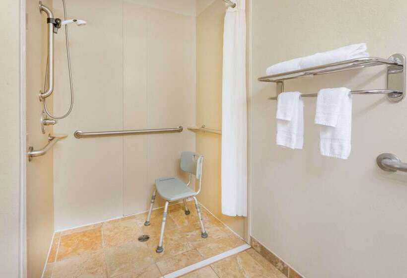 Отель Days Inn By Wyndham Semmes Mobile