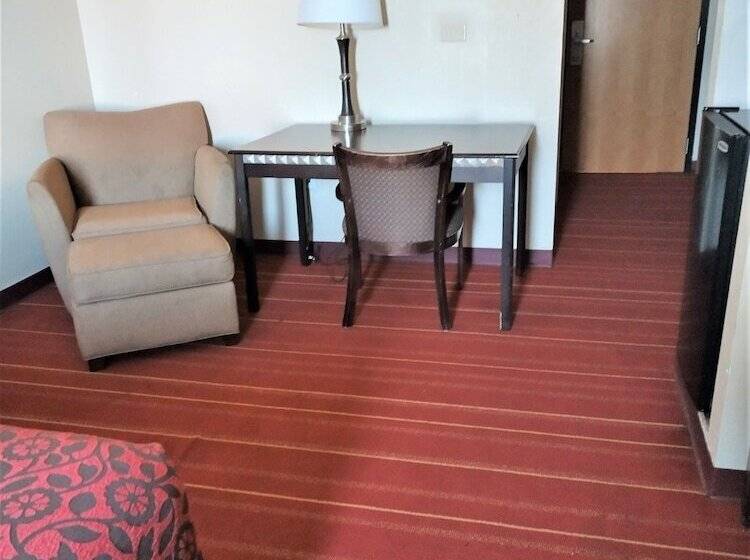 Отель Days Inn By Wyndham Semmes Mobile