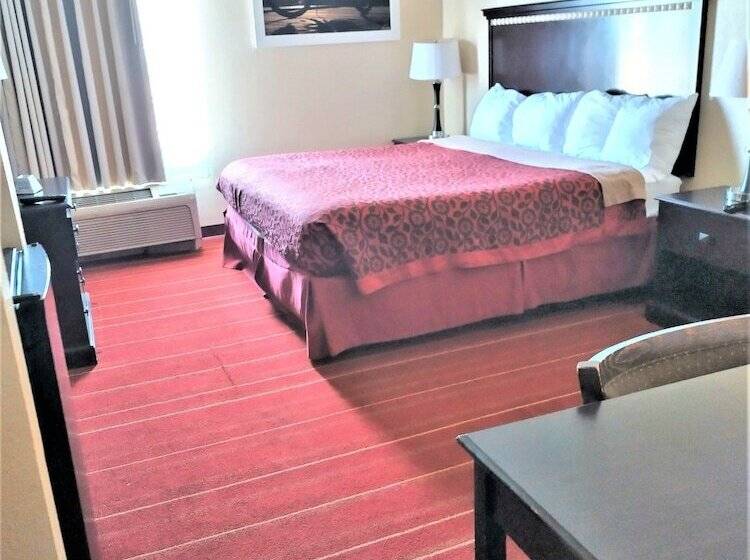 Отель Days Inn By Wyndham Semmes Mobile