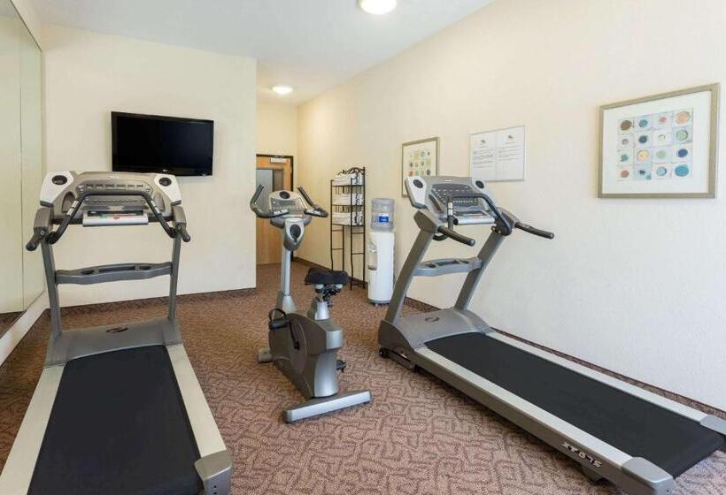 Отель Days Inn By Wyndham Semmes Mobile