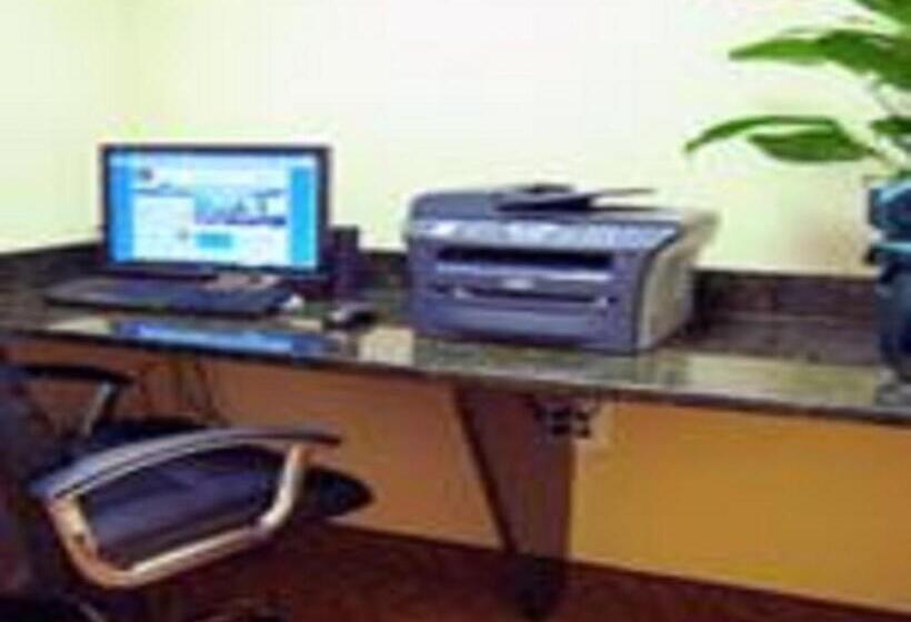 Отель Days Inn By Wyndham Semmes Mobile