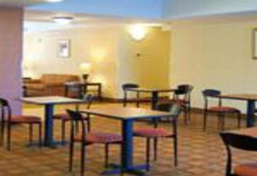 Отель Days Inn By Wyndham Semmes Mobile