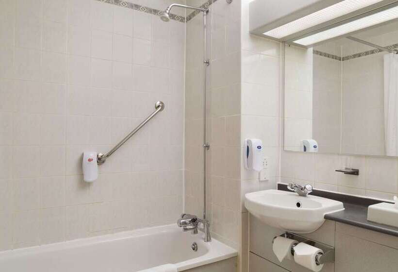 בית מלון כפרי Days Inn Taunton