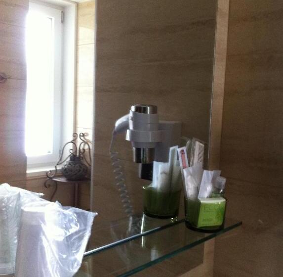 Отель De La Lande