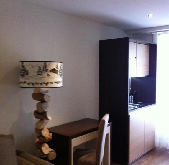 Отель De La Lande