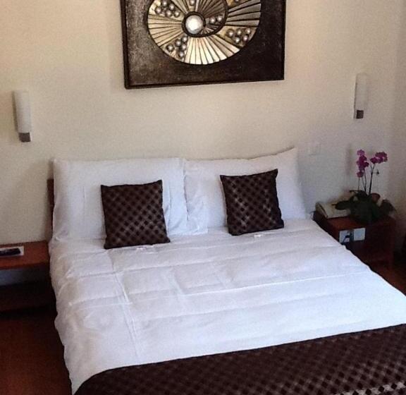 Отель De La Lande