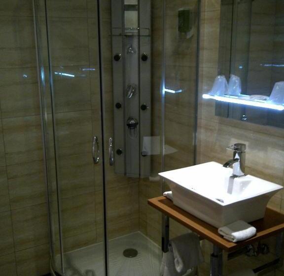 Отель De La Lande