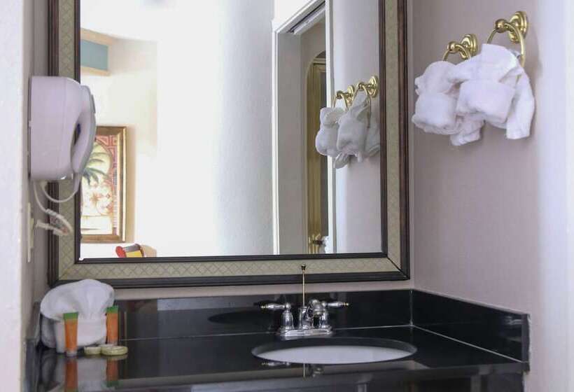 Destiny Palms Hotel Maingate West