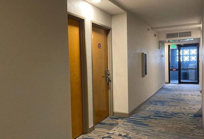 Destiny Palms Hotel Maingate West