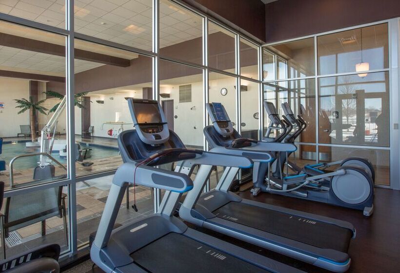 فندق Doubletree By Hilton Bay City Riverfront