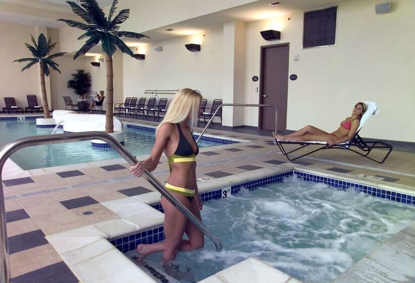 فندق Doubletree By Hilton Bay City Riverfront