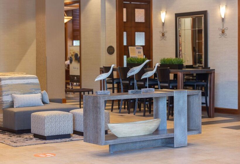 فندق Doubletree By Hilton Bay City Riverfront